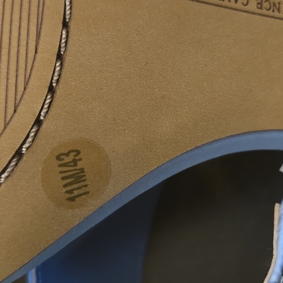 Vince Camuto Sasienda Blue Croc-Pattern Sandals Sz 11M NWOT - Picture 6 of 7